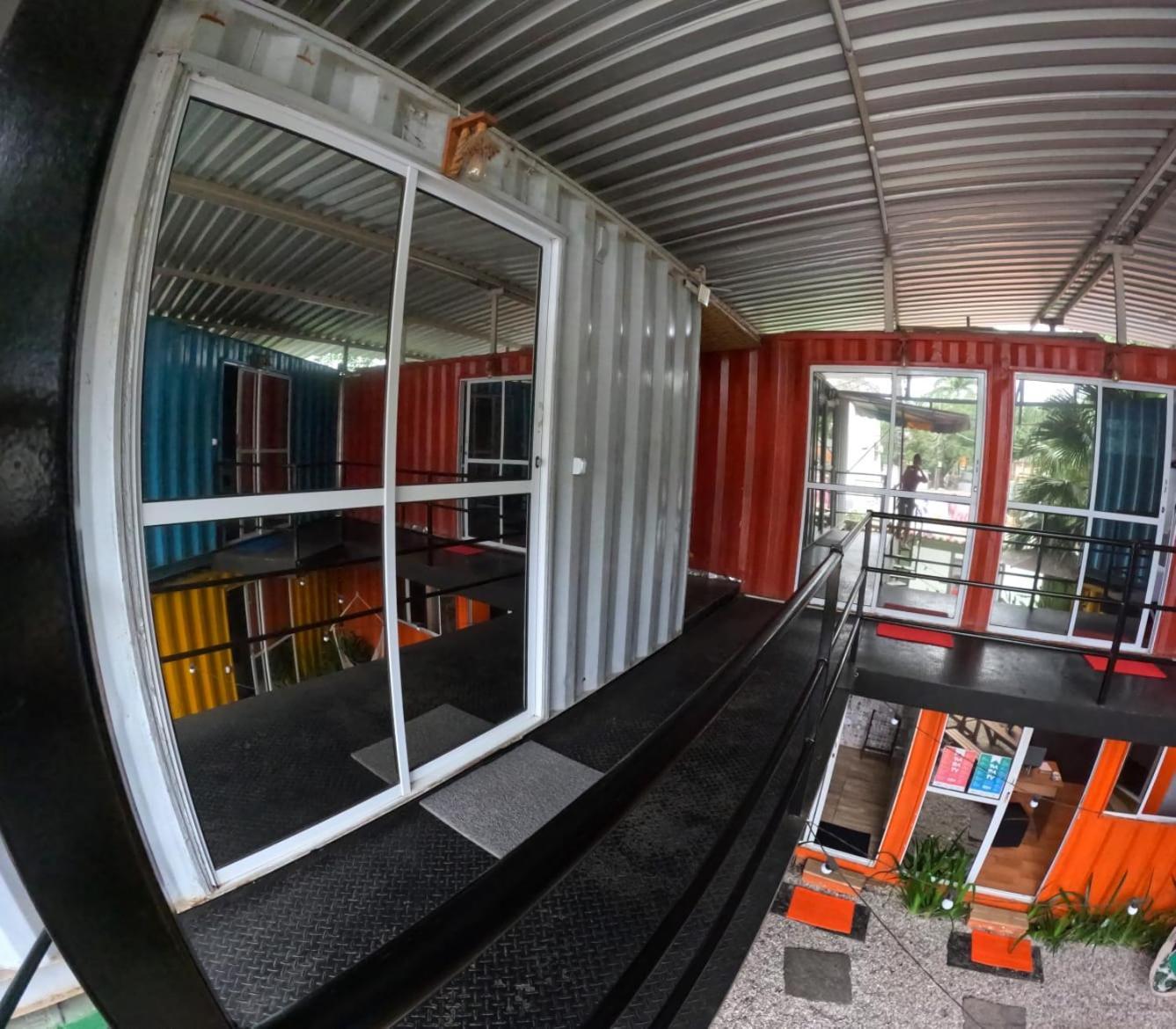 Container Hospedaria פאראטי מראה חיצוני תמונה